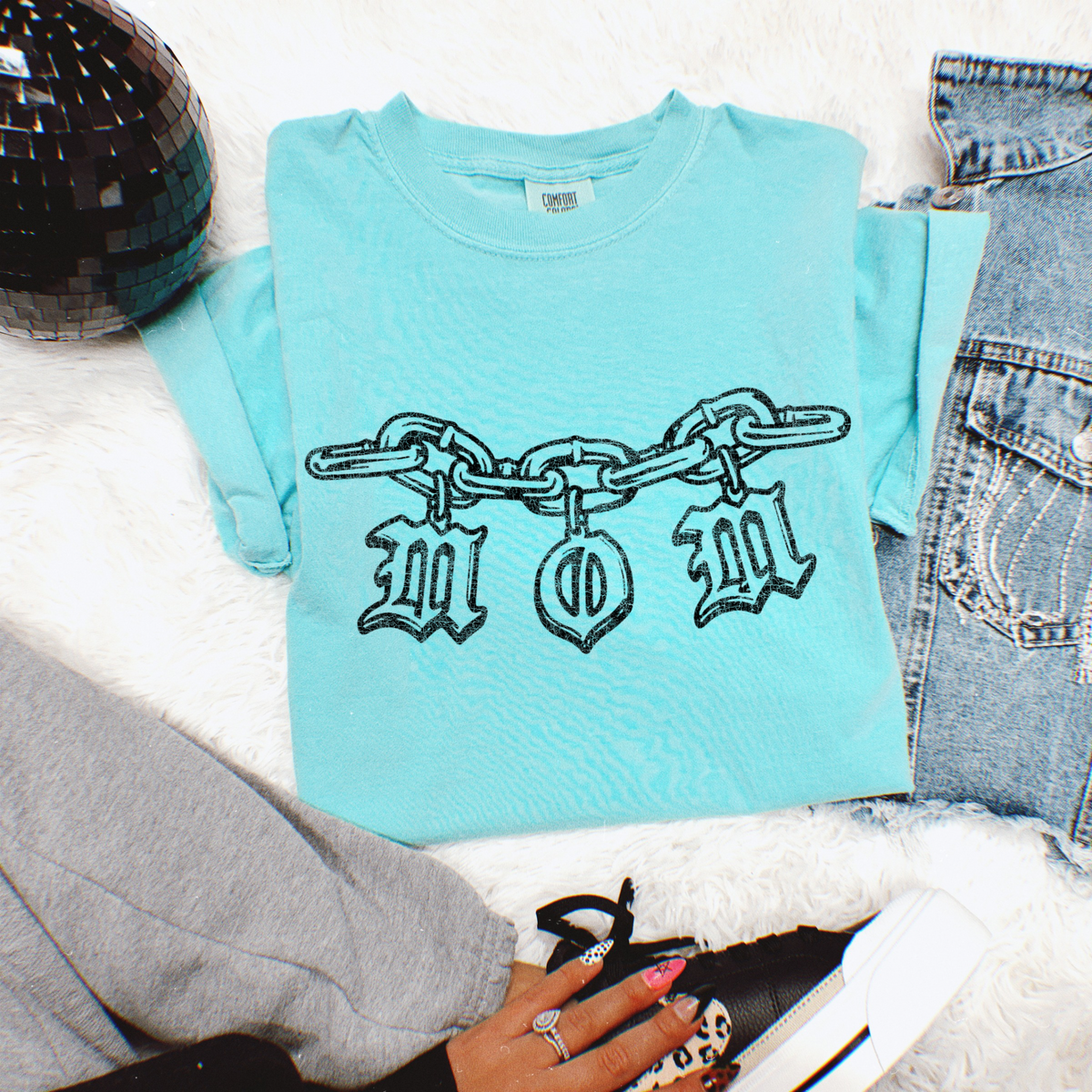 Mom chain tee