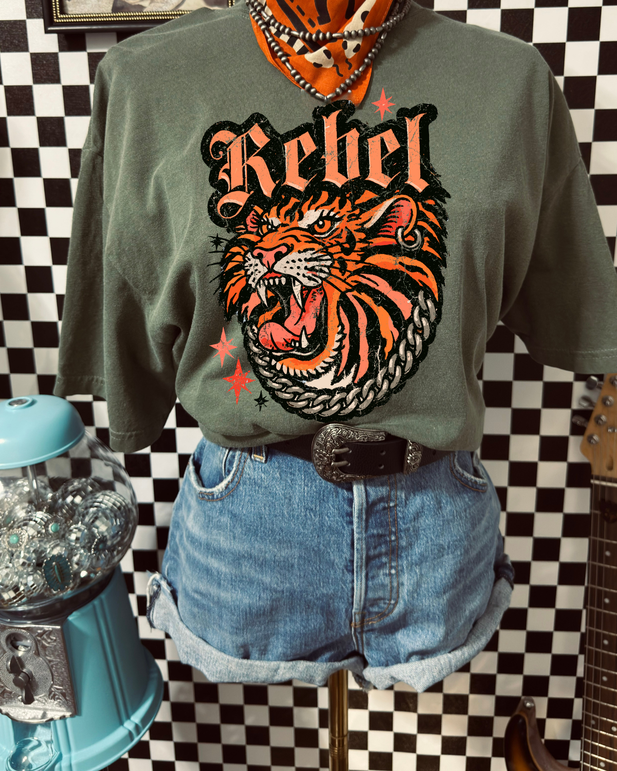 Rebel tee