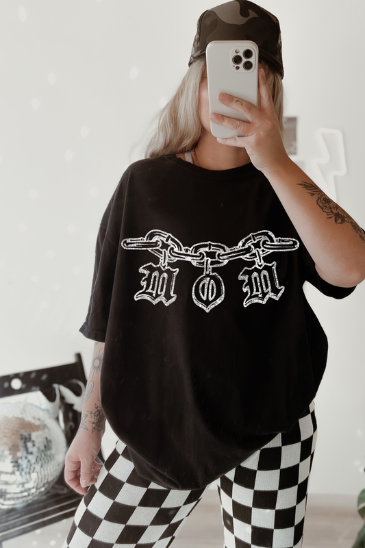 Mom chain tee