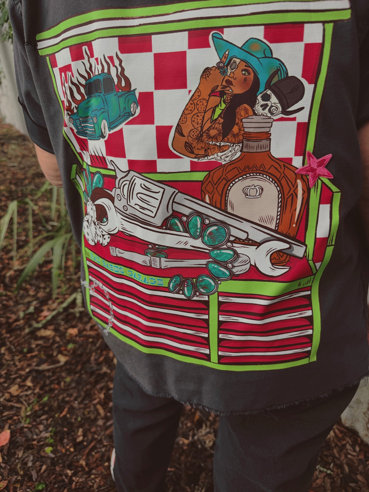 Rad babes garage Button Up-size large