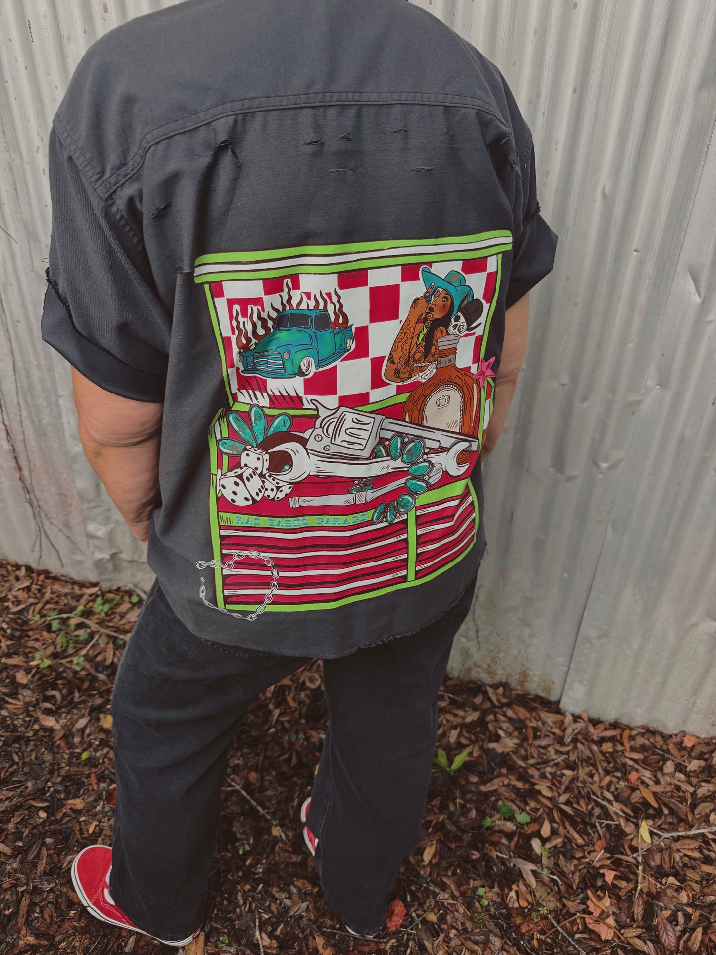 Rad babes garage Button Up-size large