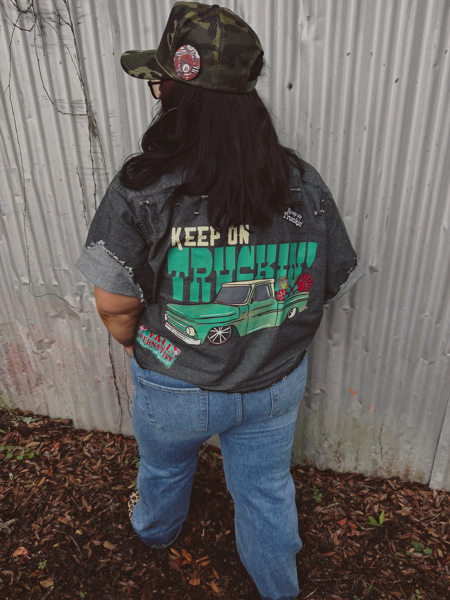 Keep on Truckin’ Button Up-size 3x