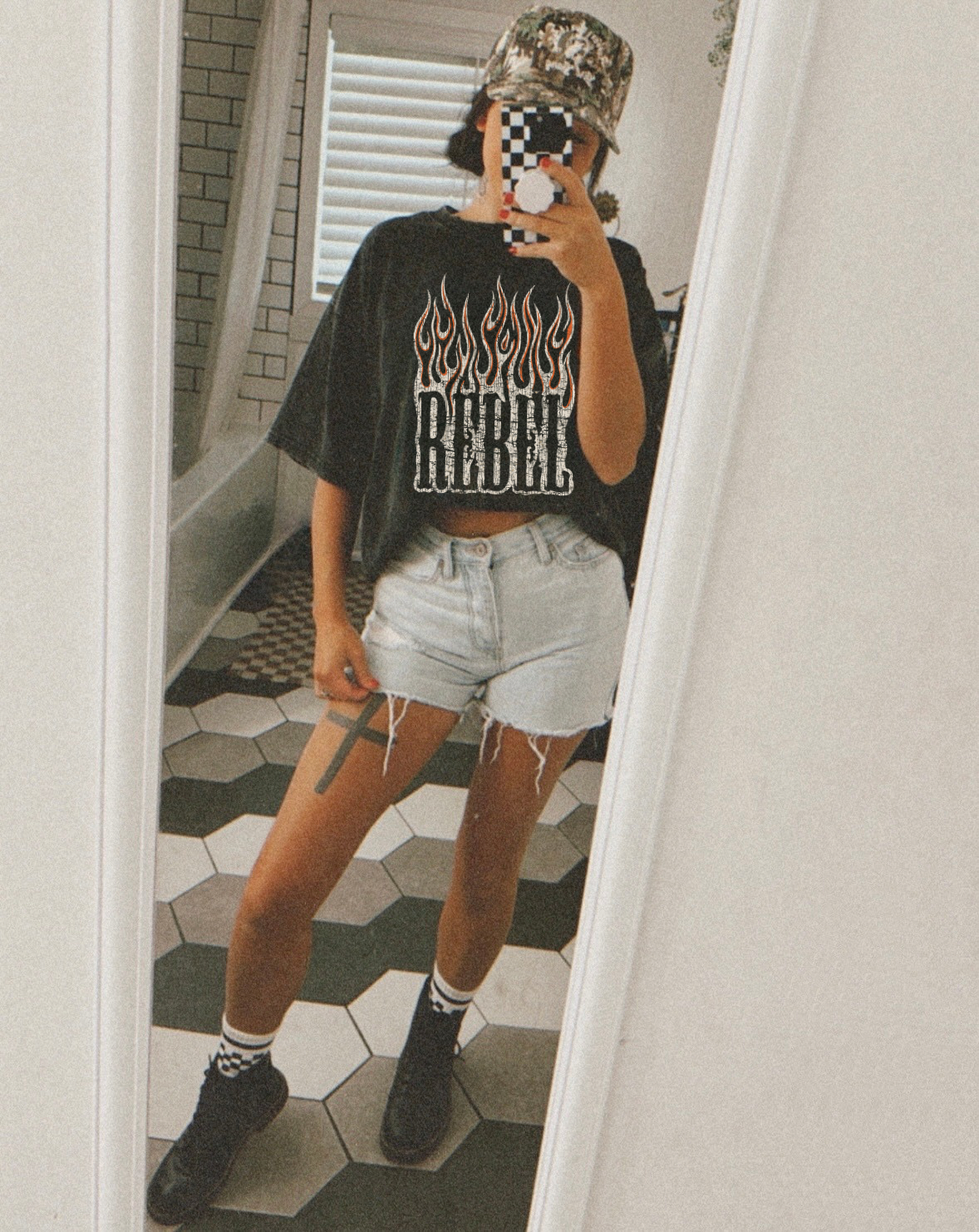Rebel tee