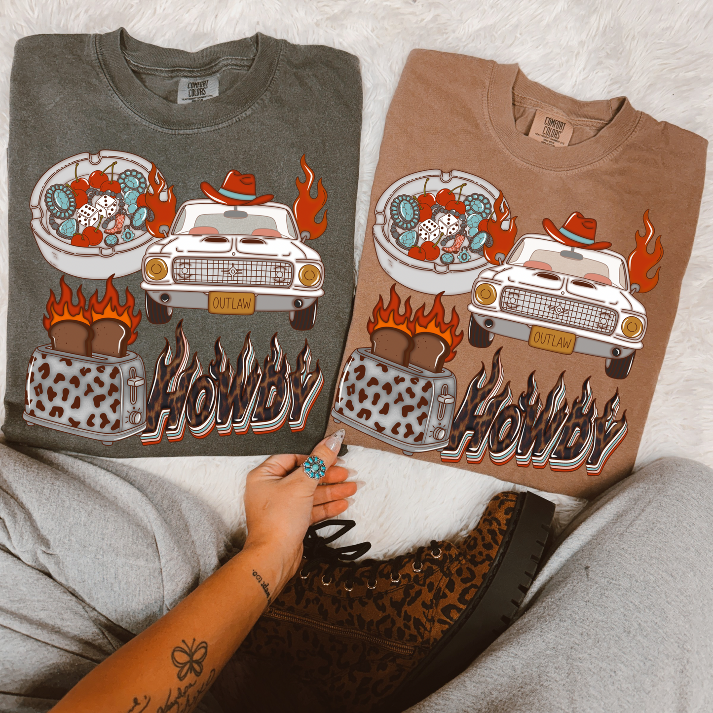 Howdy outlaw collage tee