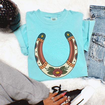 Floral horseshoe tee