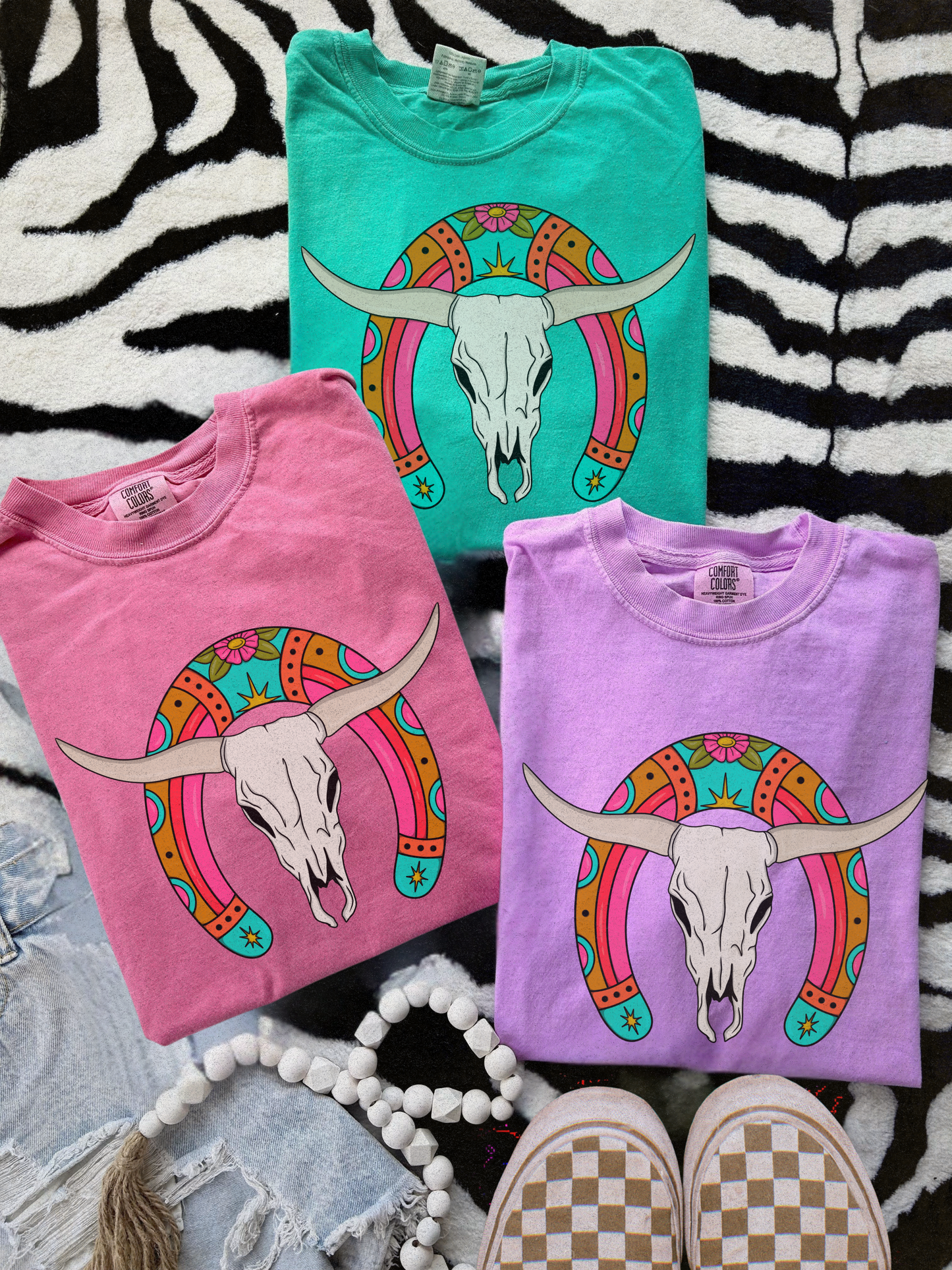 Horseshoe skull tee
