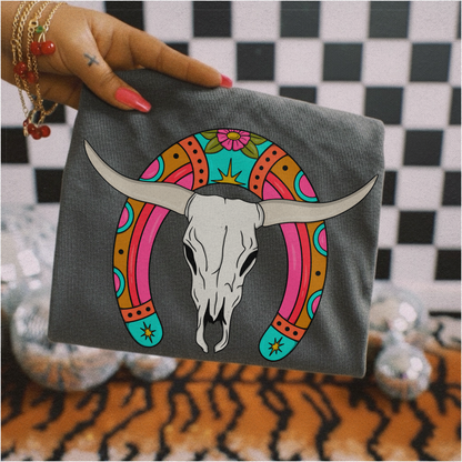 Horseshoe skull tee