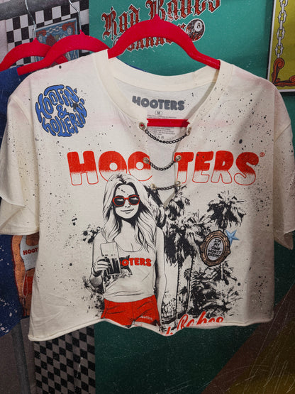 Hooters tee-Medium
